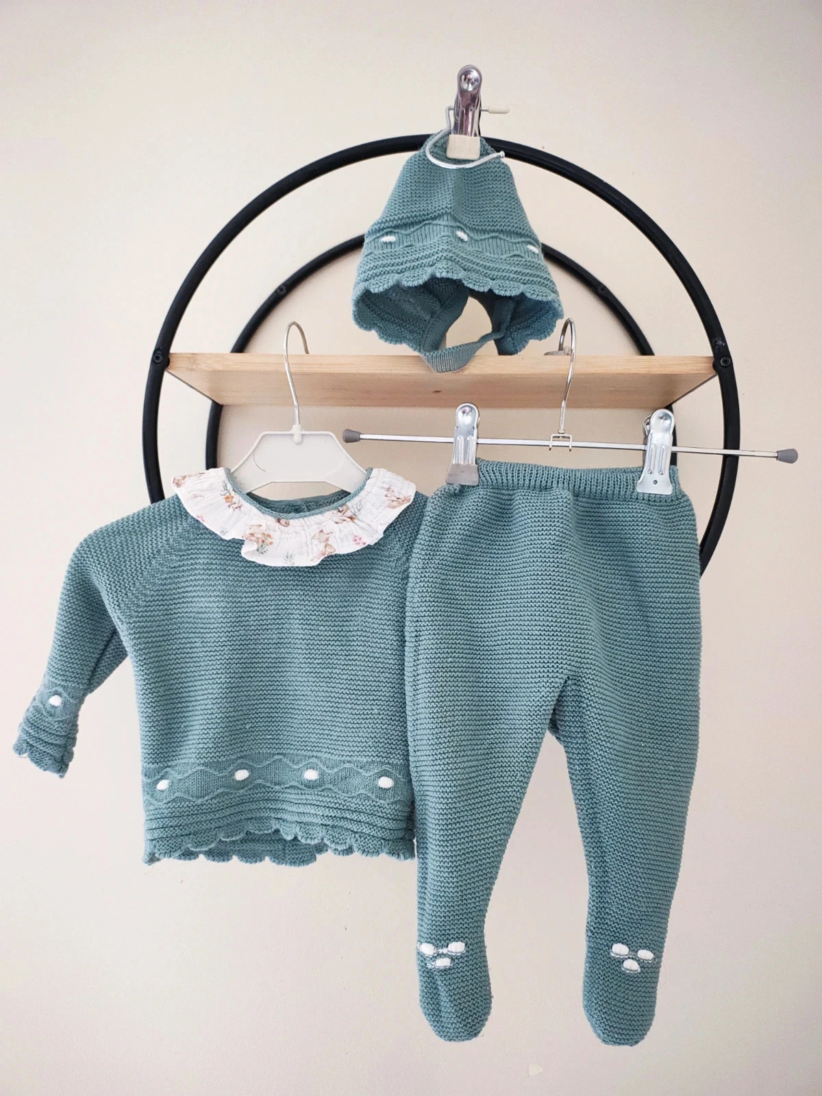 1 3 mois ensemble maille bébé fille pull a col , pantalon a pied et couvre tête